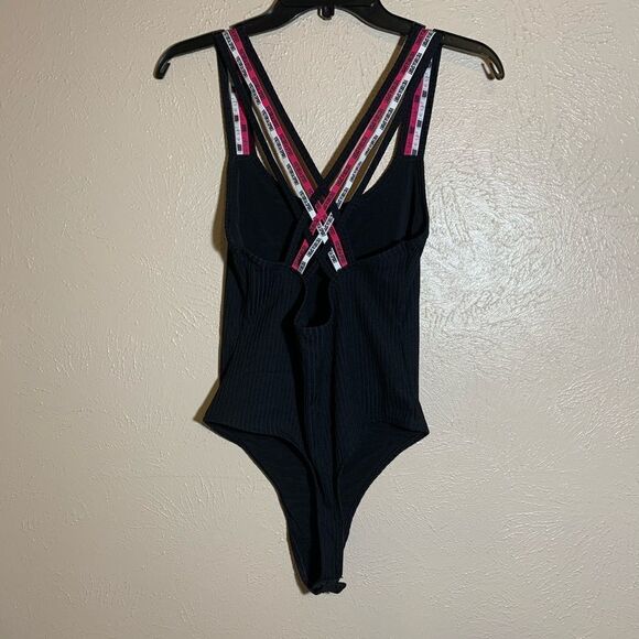 VS Strappy black neon bodysuit - Picture 5 of 7